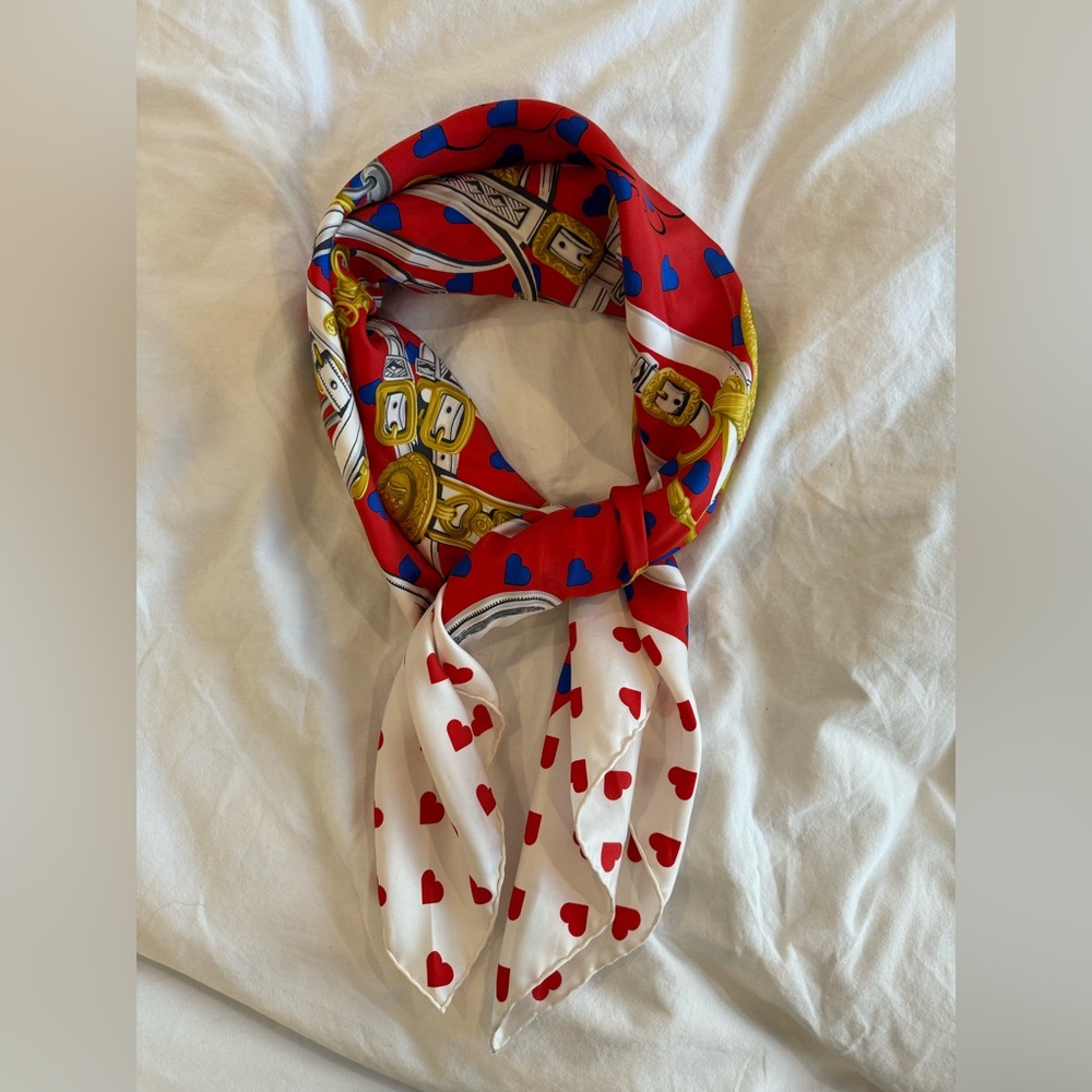 Elegant Authentic Hermès Scarf - Picture 9 of 11